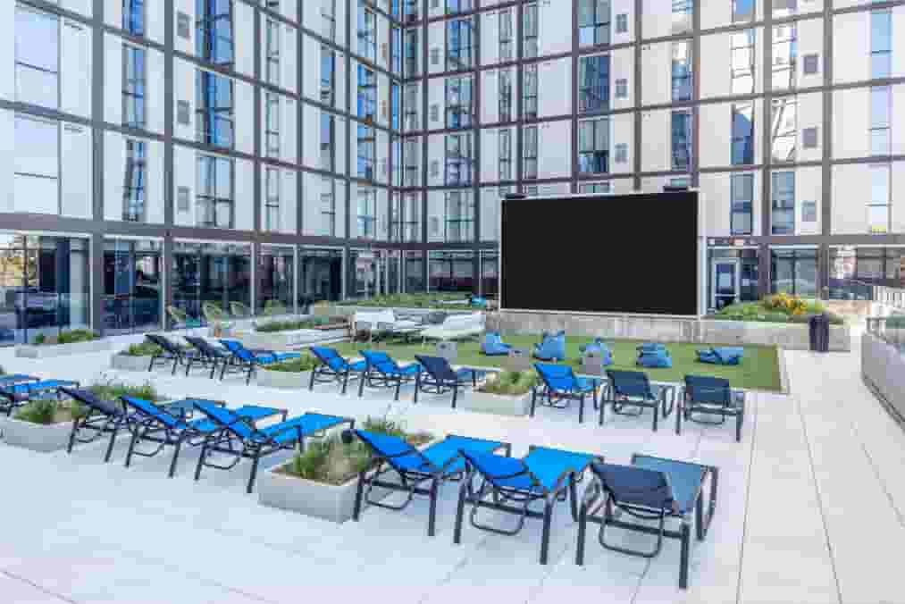 Coutryard Jumbotron with lounge seating